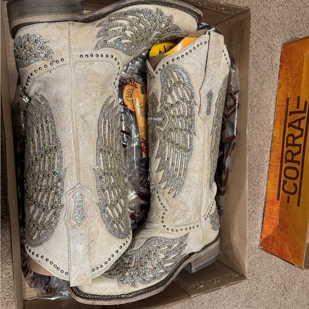 Corral Beige Boots with Glittering Silver Wings
